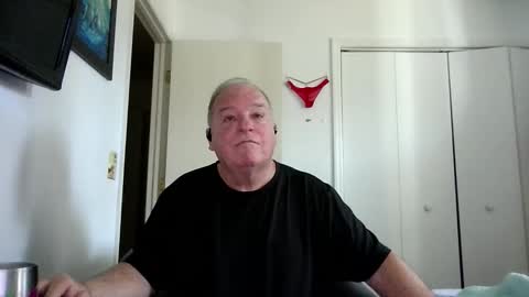 mackdocc001 online show from February 24, 3:43 pm