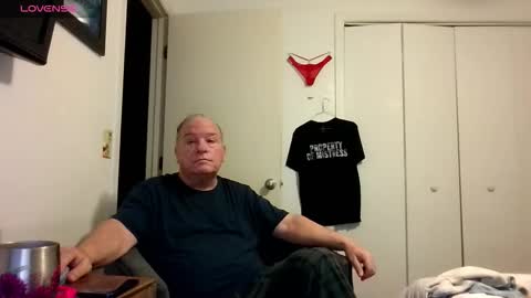 mackdocc001 online show from March 7, 11:29 am