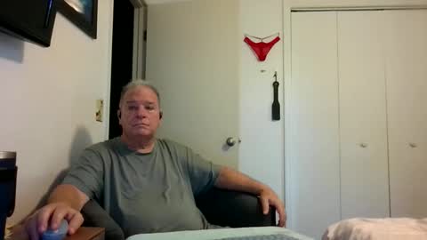 mackdocc001 online show from April 2, 1:09 pm