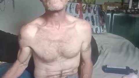 mackdog1369 online show from April 3, 11:14 pm