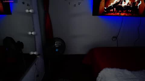 Snapshot of mackenziecameron chatting on January 30, 11:13 pm MACKENZIE CAMERON online show from January 30, 11:13 pm