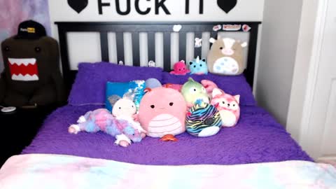 Mackenzie Wolfe online show from November 21, 4:22 am