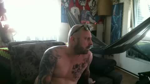 Snapshot of mad_dem0n chatting on February 8, 2:05 pm Manuel online show from February 8, 2:05 pm