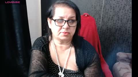 Snapshot of madam_sanjanne chatting on December 6, 2:13 am Madam Sanjanne online show from December 6, 2:13 am