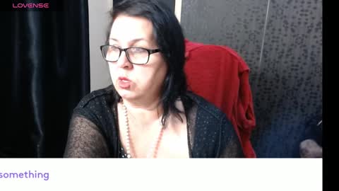 Snapshot of madam_sanjanne chatting on January 3, 6:57 pm Madam Sanjanne online show from January 3, 6:57 pm