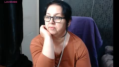 Snapshot of madam_sanjanne chatting on January 17, 1:57 am Madam Sanjanne online show from January 17, 1:57 am