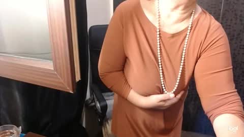 Snapshot of madam_sanjanne chatting on September 22, 10:12 pm Madam Sanjanne online show from September 22, 10:12 pm