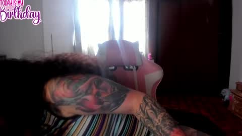 Snapshot of madam_sativa chatting on May 17, 9:11 pm di online show from May 17, 9:11 pm