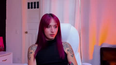 Snapshot of madame_lilith chatting on January 10, 2:23 pm madame lilith online show from January 10, 2:23 pm