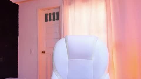 Snapshot of madame_lilith chatting on January 11, 2:04 pm madame lilith online show from January 11, 2:04 pm