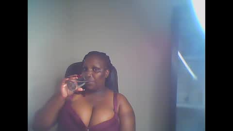 madame_pleasure40 online show from May 12, 5:26 am