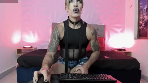 Snapshot of madamelilith_cg chatting on November 27, 12:07 pm Madame lilith online show from November 27, 12:07 pm