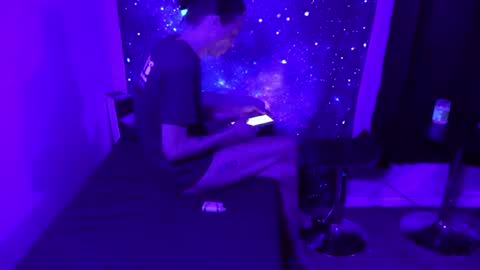 Snapshot of madamglowhole428860 chatting on March 10, 11:21 am MadamGlowHole online show from March 10, 11:21 am