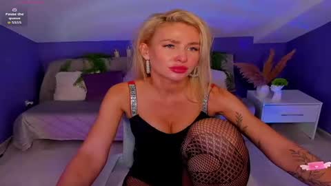 Evelyn online show from November 23, 7:08 am