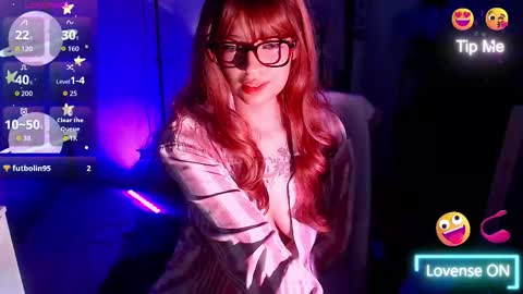 Snapshot of madcatberry chatting on October 1, 4:07 am alex online show from October 1, 4:07 am