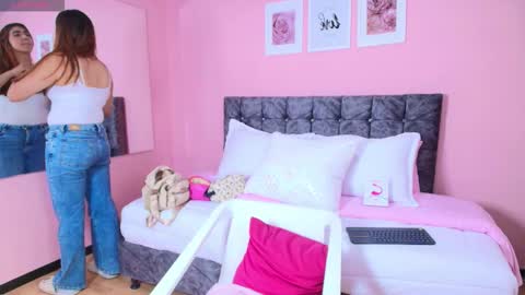 Snapshot of maddie_beauty chatting on February 11, 8:47 pm Maddie online show from February 11, 8:47 pm