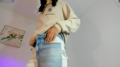 Maddie Ray online show from April 14, 11:05 am