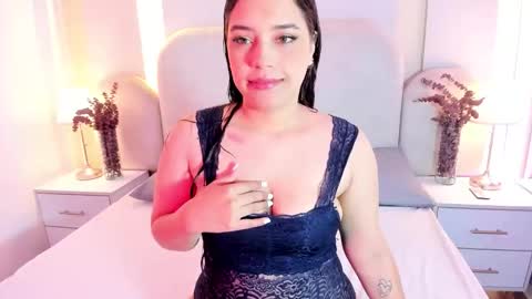 Snapshot of maddieevans_ chatting on November 28, 11:46 am Maddie online show from November 28, 11:46 am