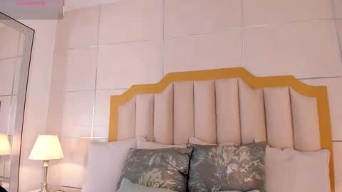 Snapshot of maddieparker chatting on October 28, 8:00 pm online show from October 28, 8:00 pm