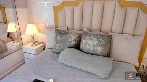 Snapshot of maddieparker chatting on November 7, 7:36 pm online show from November 7, 7:36 pm