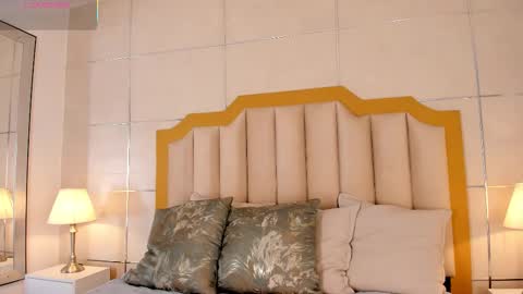 Snapshot of maddieparker chatting on December 4, 7:11 pm online show from December 4, 7:11 pm