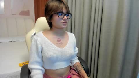 MADDIE online show from March 27, 3:34 am