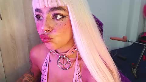 maddiie and clyde online show from September 24, 11:52 pm