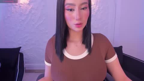 Snapshot of maddisonlowe chatting on December 22, 4:42 am Maddison online show from December 22, 4:42 am