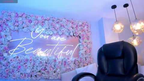 Snapshot of maddisonlowe chatting on January 7, 3:53 am Maddison online show from January 7, 3:53 am