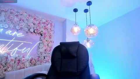 Snapshot of maddisonlowe chatting on January 8, 3:20 am Maddison online show from January 8, 3:20 am