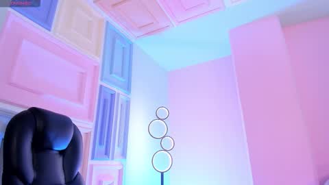 Snapshot of maddisonlowe chatting on January 11, 3:55 am Maddison online show from January 11, 3:55 am