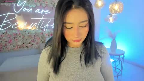 Snapshot of maddisonlowe chatting on January 12, 4:39 am Maddison online show from January 12, 4:39 am