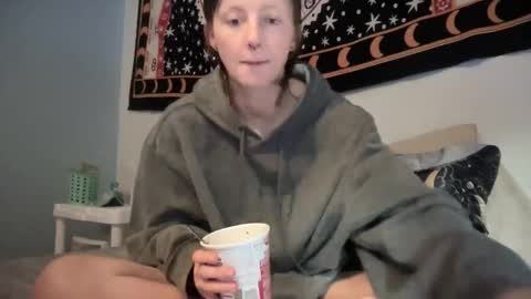 Snapshot of maddlips chatting on November 22, 9:58 pm Rat Boy online show from November 22, 9:58 pm