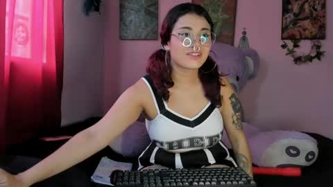 Maddy  online show from May 25, 9:21 pm