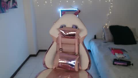 Snapshot of maddy_vicius19 chatting on February 19, 2:51 am maddy_vicius19 online show from February 19, 2:51 am