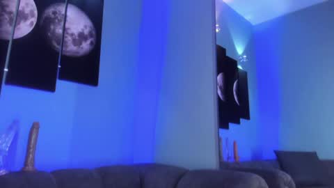 Maddy  online show from December 5, 11:18 pm