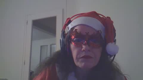Snapshot of maddykler1977 chatting on December 24, 9:00 pm maddykler1977 online show from December 24, 9:00 pm
