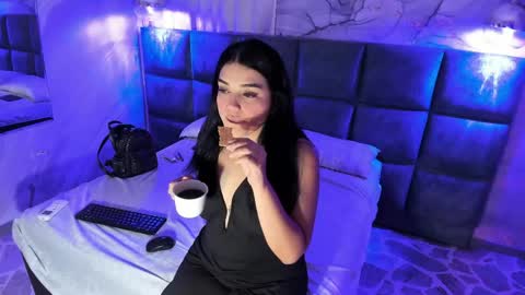 Snapshot of maddysexx_ chatting on May 9, 11:37 am Maddy online show from May 9, 11:37 am