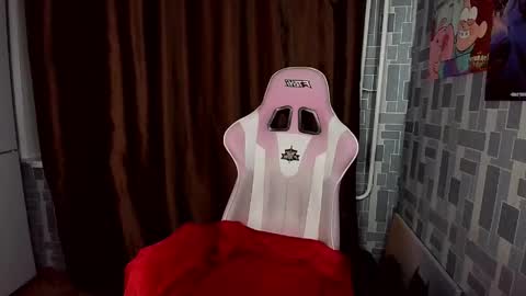 madelaines online show from April 13, 5:51 pm