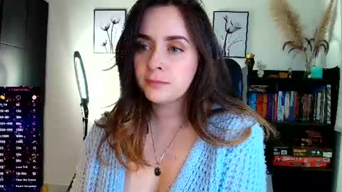 Snapshot of madelamee chatting on July 15, 12:38 am madelamee online show from July 15, 12:38 am