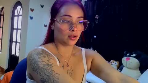 Snapshot of madeleine_2018 chatting on June 9, 6:30 pm sofia online show from June 9, 6:30 pm