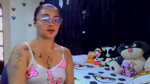 Snapshot of madeleine_2018 chatting on June 13, 8:51 pm sofia online show from June 13, 8:51 pm