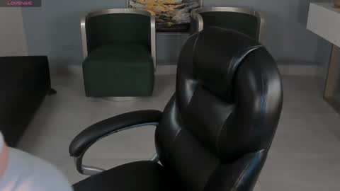 Snapshot of madelinefox_ chatting on May 20, 9:04 am Madeline online show from May 20, 9:04 am