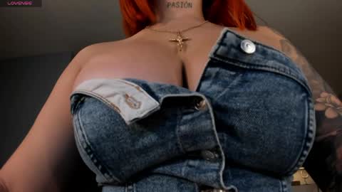 Snapshot of madelinefox_ chatting on May 28, 8:44 am Madeline online show from May 28, 8:44 am