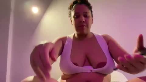 madellein online show from February 2, 12:53 am