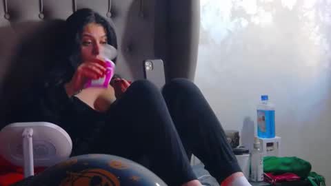 madelynvelure online show from November 1, 6:26 am