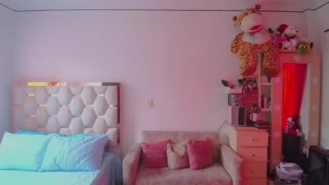 madelyn roses online show from August 1, 7:02 pm