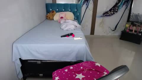 Snapshot of madinsoncopper chatting on November 19, 12:54 am madinsoncopper online show from November 19, 12:54 am