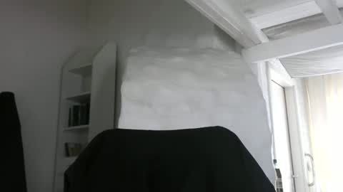 madio1187940 online show from October 28, 2:31 pm