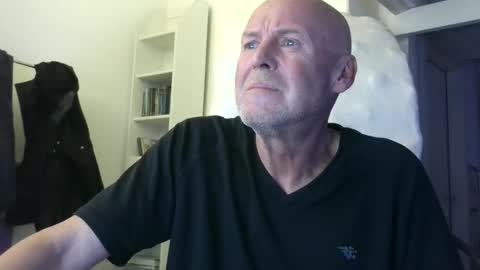 madio1187940 online show from November 9, 11:58 pm